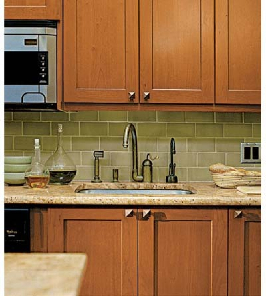 placement of kitchen cabinet knobs and pulls