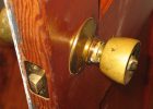 Remove A Door Knob That Has No Screws Mike Thomson for size 1024 X 768