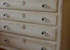 Shab White Dresser With Glass Knobs Httppatriciaalberca for measurements 1000 X 1500