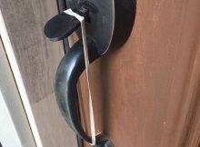 This Woman Saw A Rubberband On Her Door Handle And The Reason Why intended for size 1280 X 720