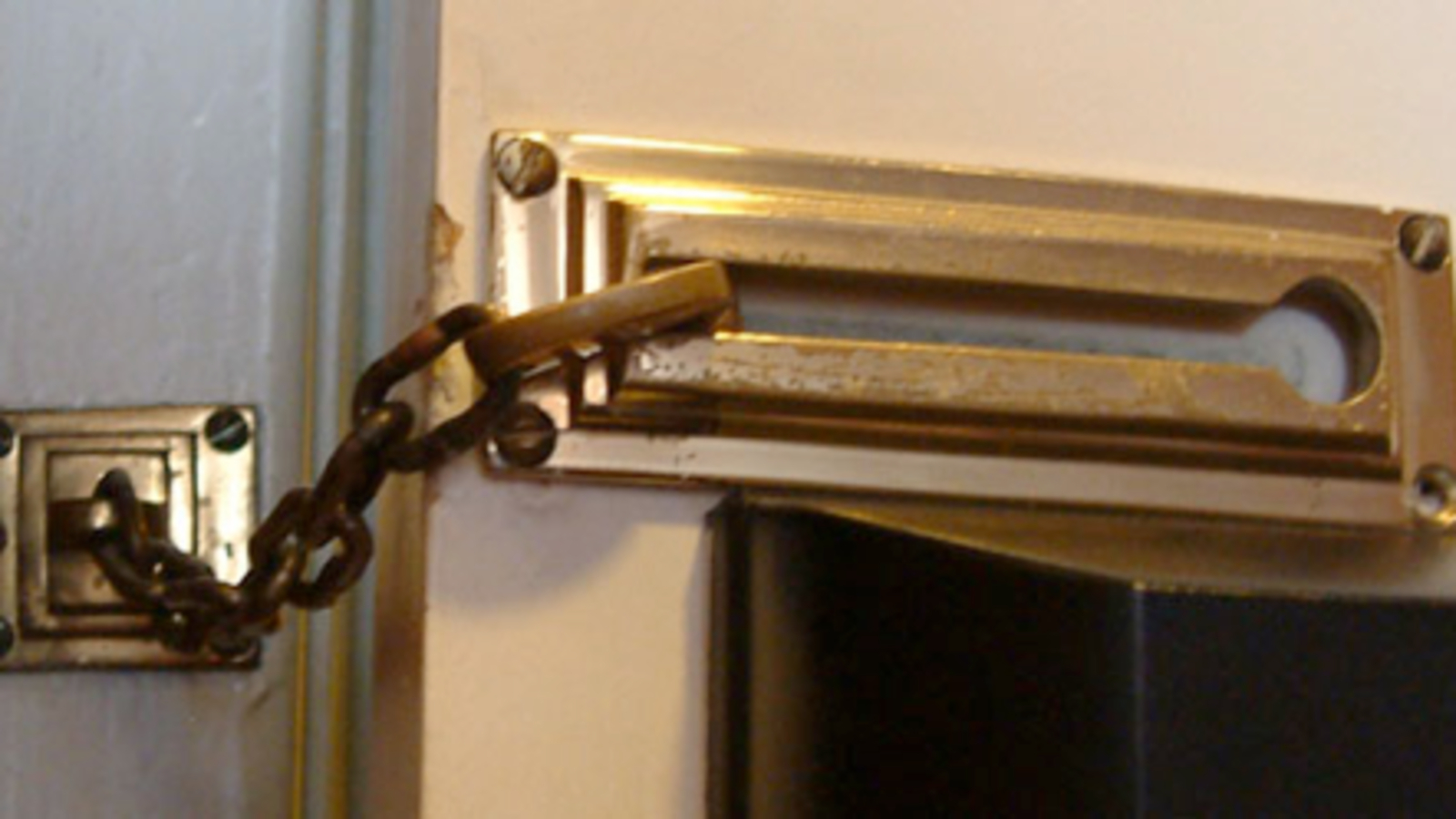 Unlock A Sliding Chain Lock With A Rubber Band inside measurements 1600 X 900