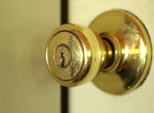 Unlock Door Knob With Small Hole Httpretrocomputinggeek inside sizing 1920 X 1080