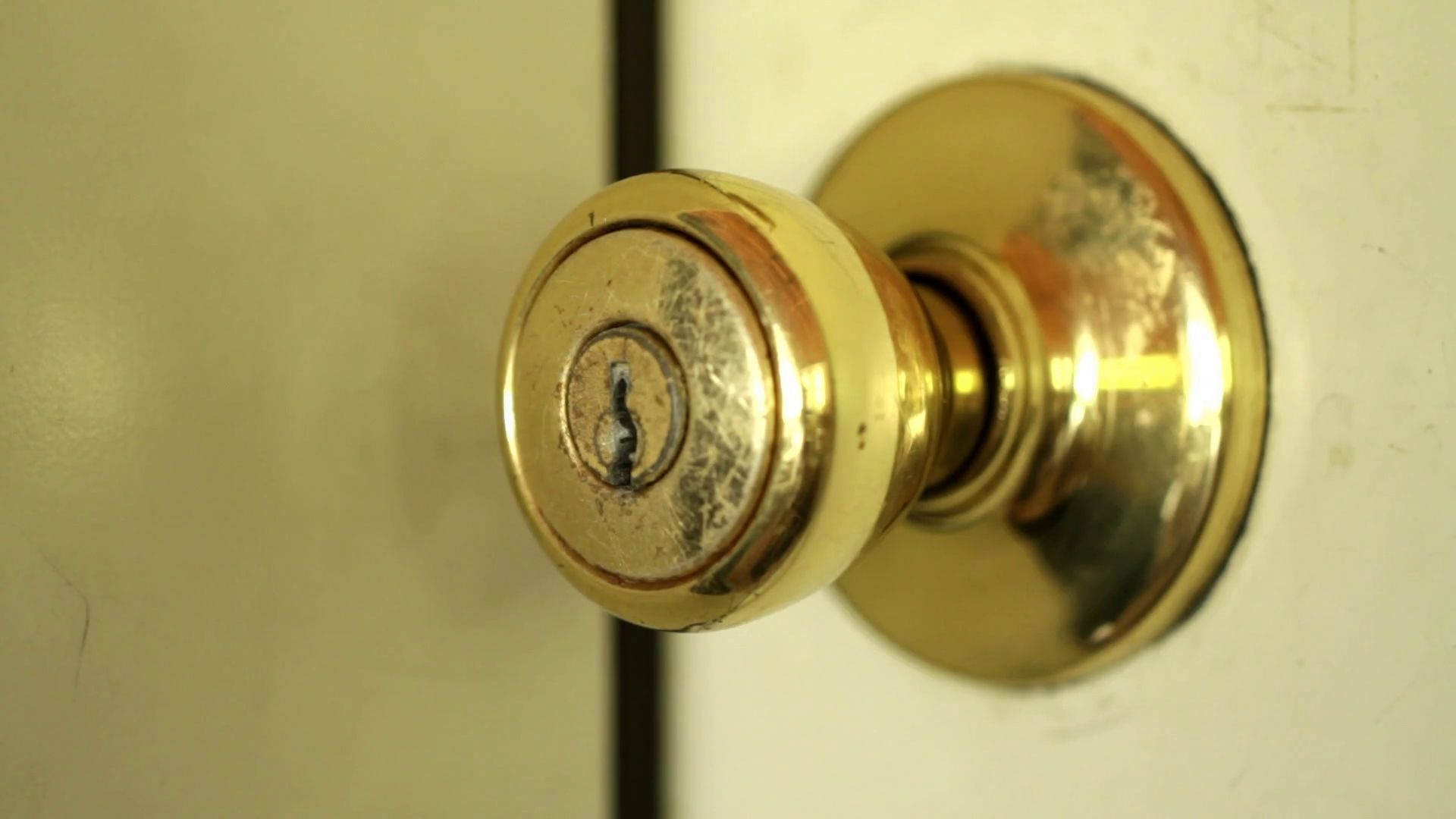 Unlock Door Knob With Small Hole Httpretrocomputinggeek inside sizing 1920 X 1080