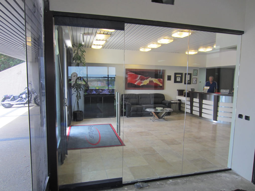 Glass Office Wall Installation Patriot Glass And Mirror San Diego Ca pertaining to proportions 1024 X 768