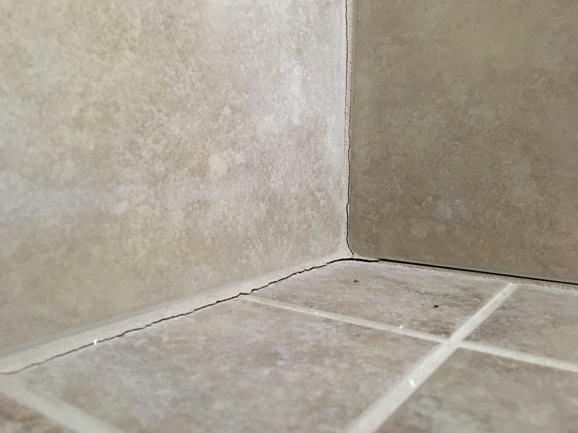 Avoid Cracked Grout Caulk Tile Shower Corners Angies List with regard to dimensions 2000 X 1500