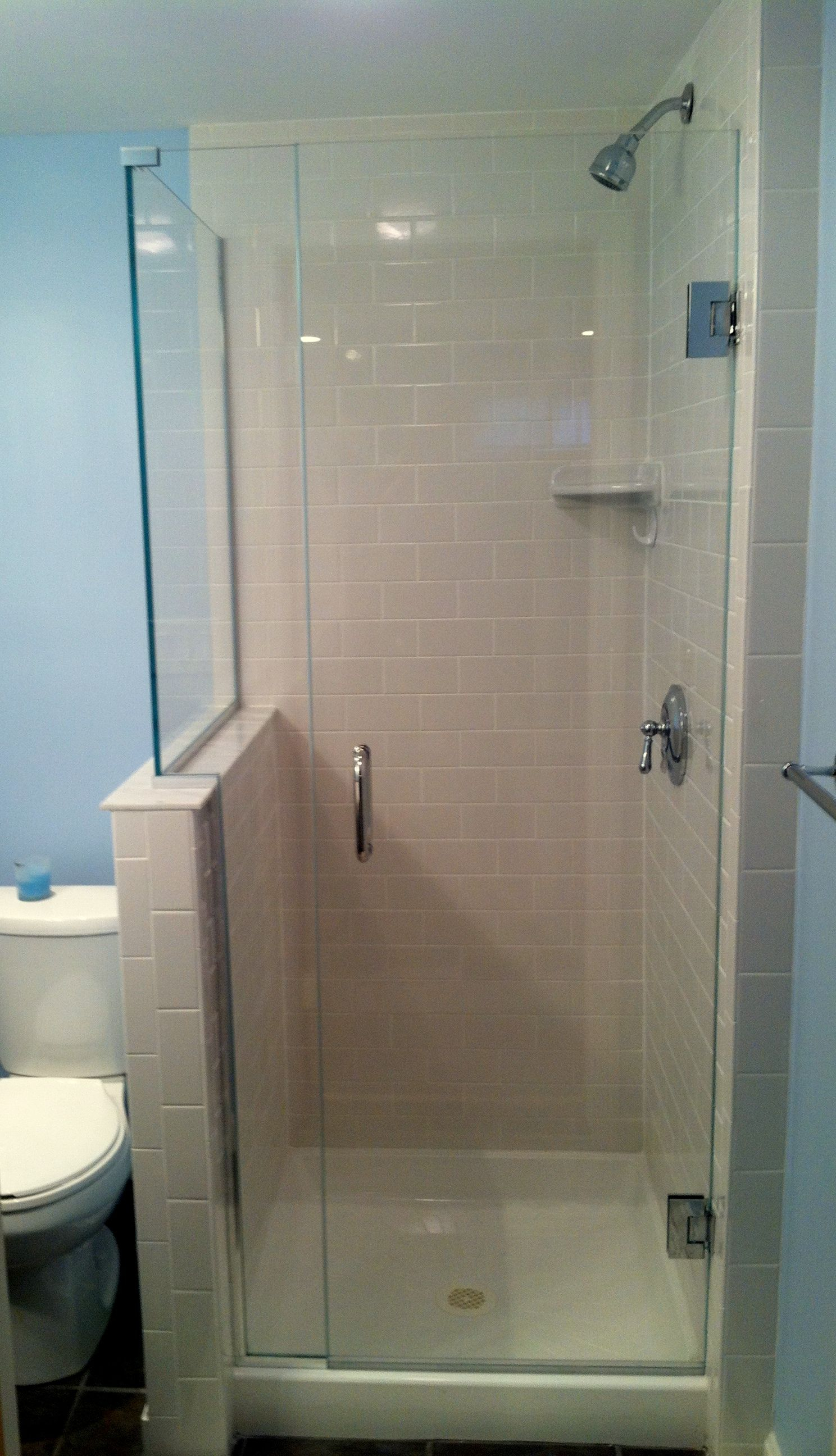 Compact Shower Door Solution This 32 X 32 Base Has A Frameless 3 with regard to measurements 1488 X 2592