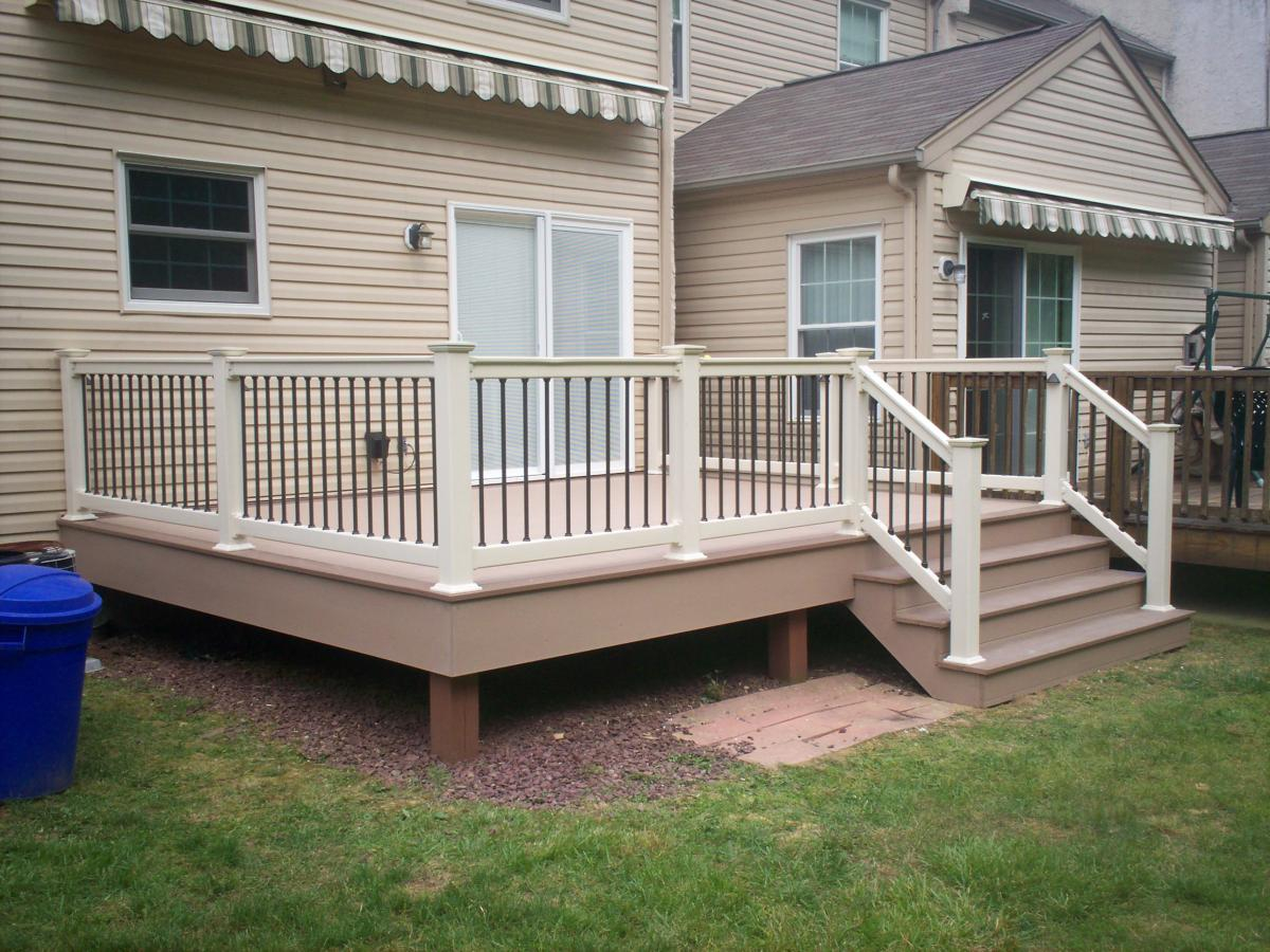 Deck Railing And Spindles Vinyl And Wood Deck Rails Decks R Us with regard to measurements 1200 X 900
