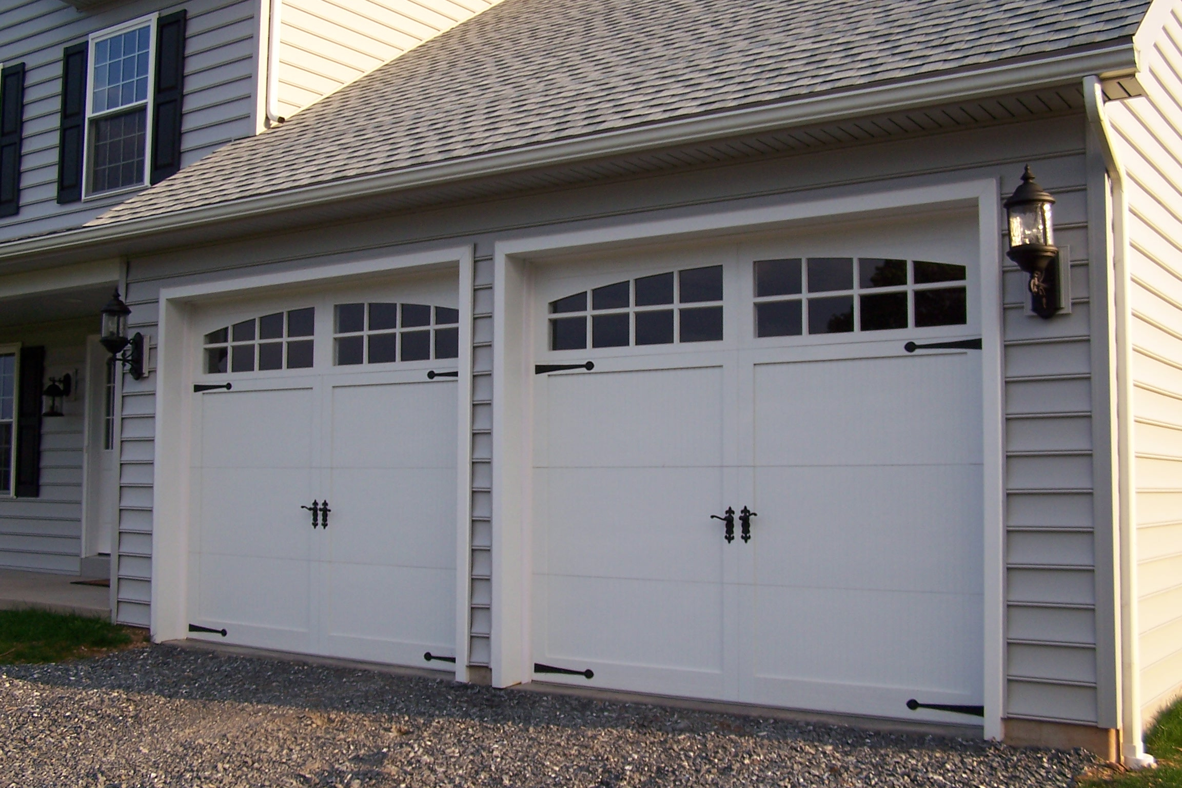 Filesectional Type Overhead Garage Door Wikipedia throughout dimensions 2304 X 1536