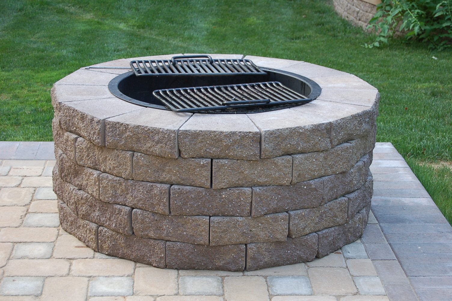 Fire Pit Cooking Grate Fireplace Design Ideas throughout size 1504 X 1000