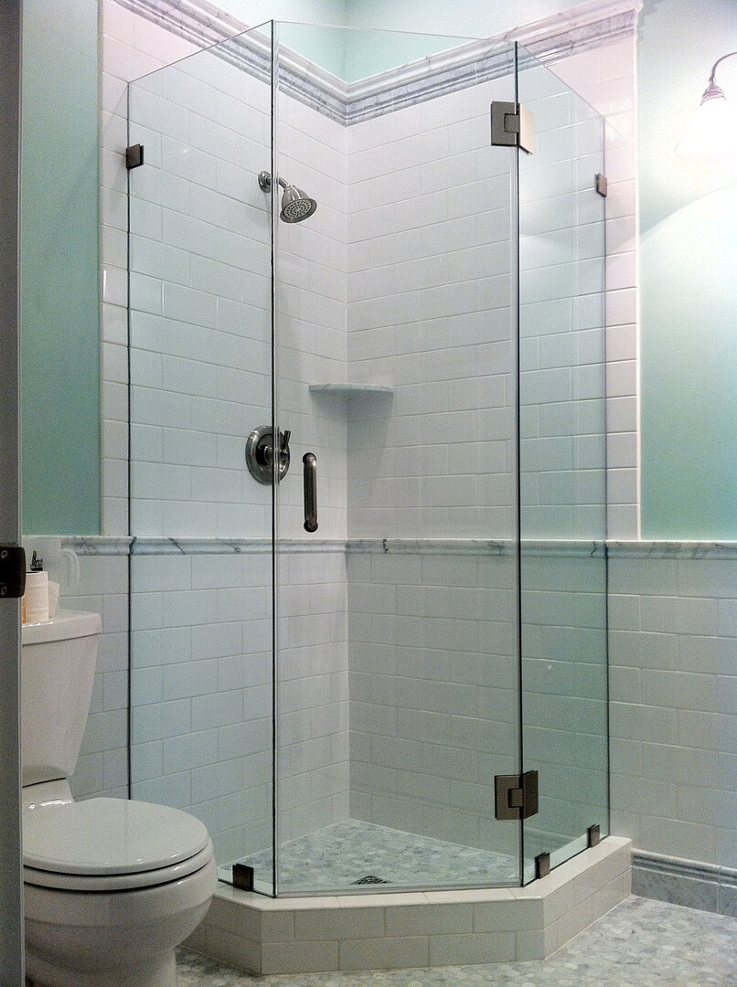 Frameless Neo Angle Shower Enclosures in size 806 X 1080