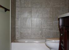 Linoleum Bathroom with proportions 1600 X 1067