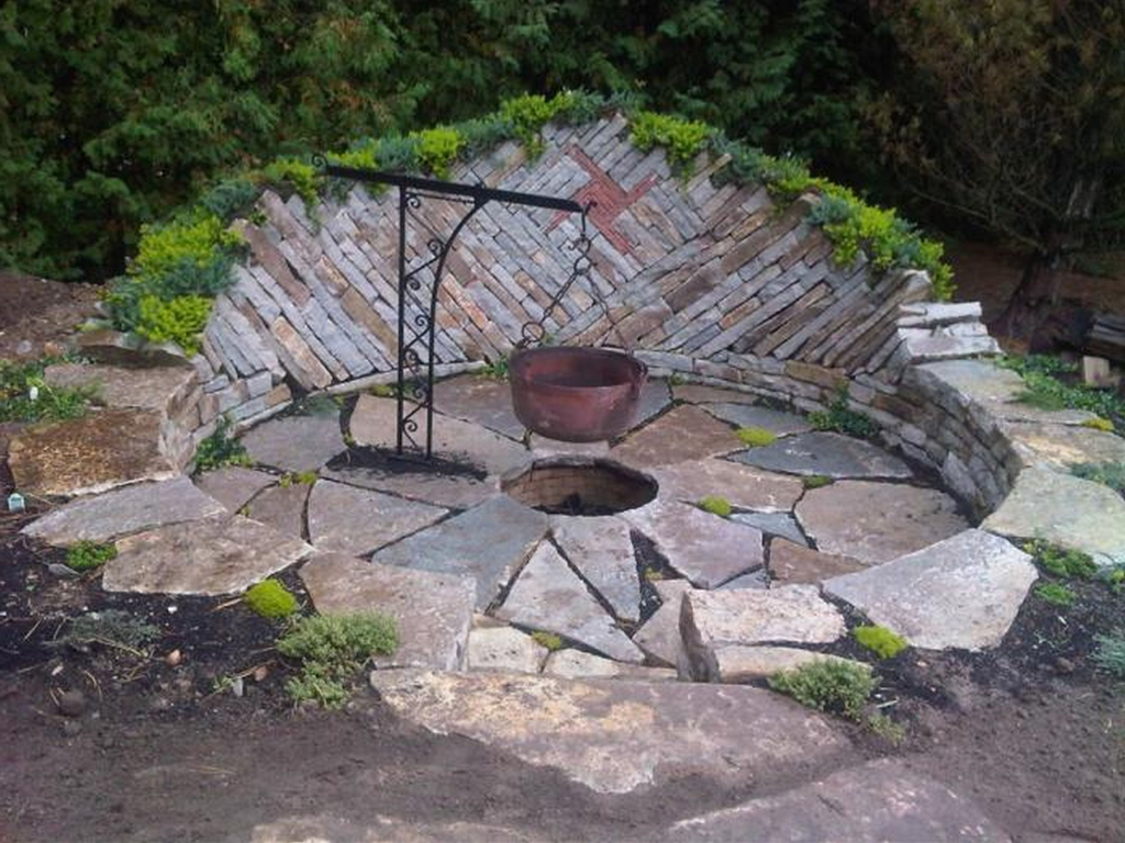 Natural Rock Fire Pit Fireplace Design Ideas inside sizing 1024 X 768