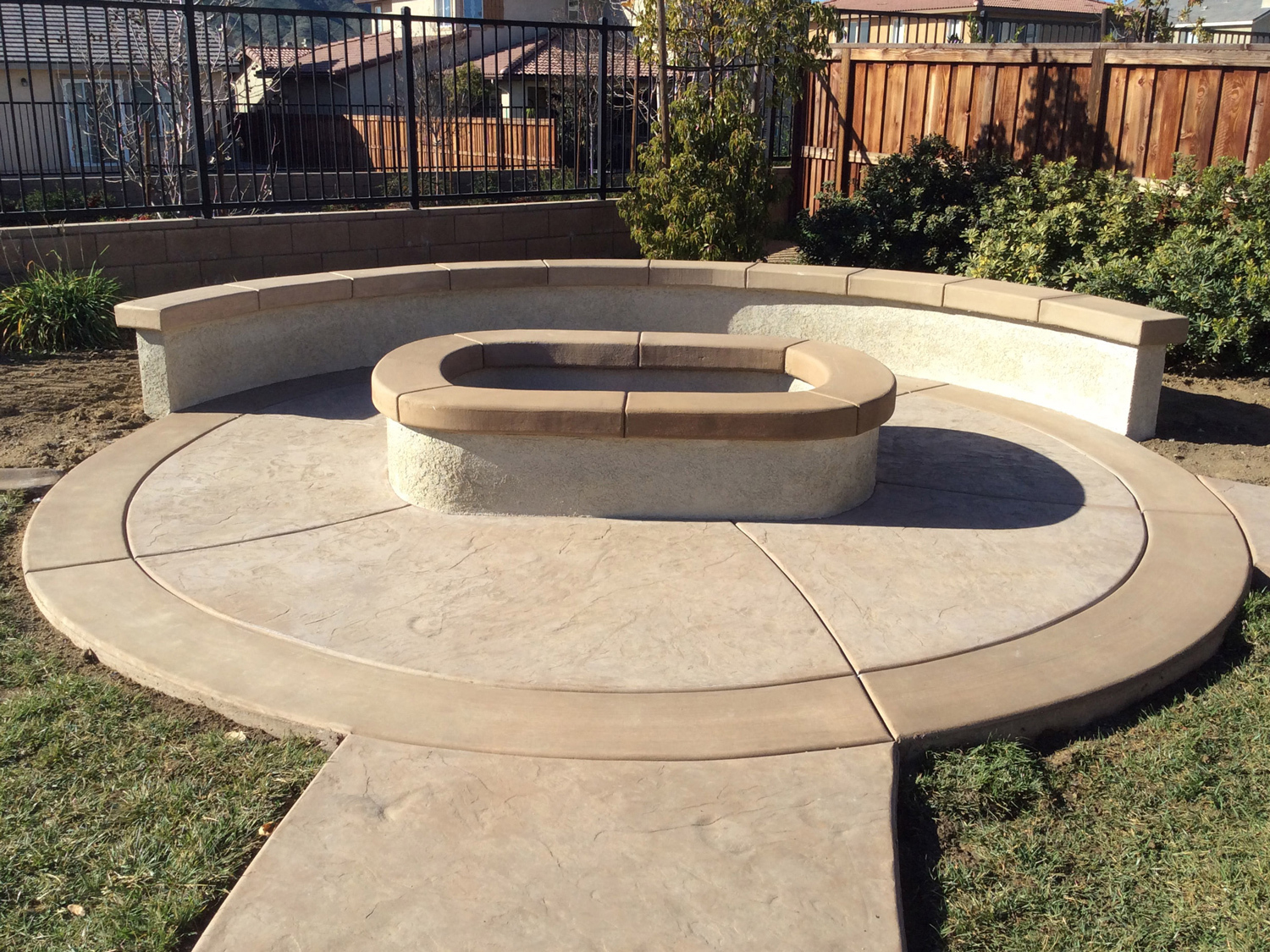 Oval Fire Pit With Matching Sitting Wall Mccabes Landscape for measurements 1500 X 1125