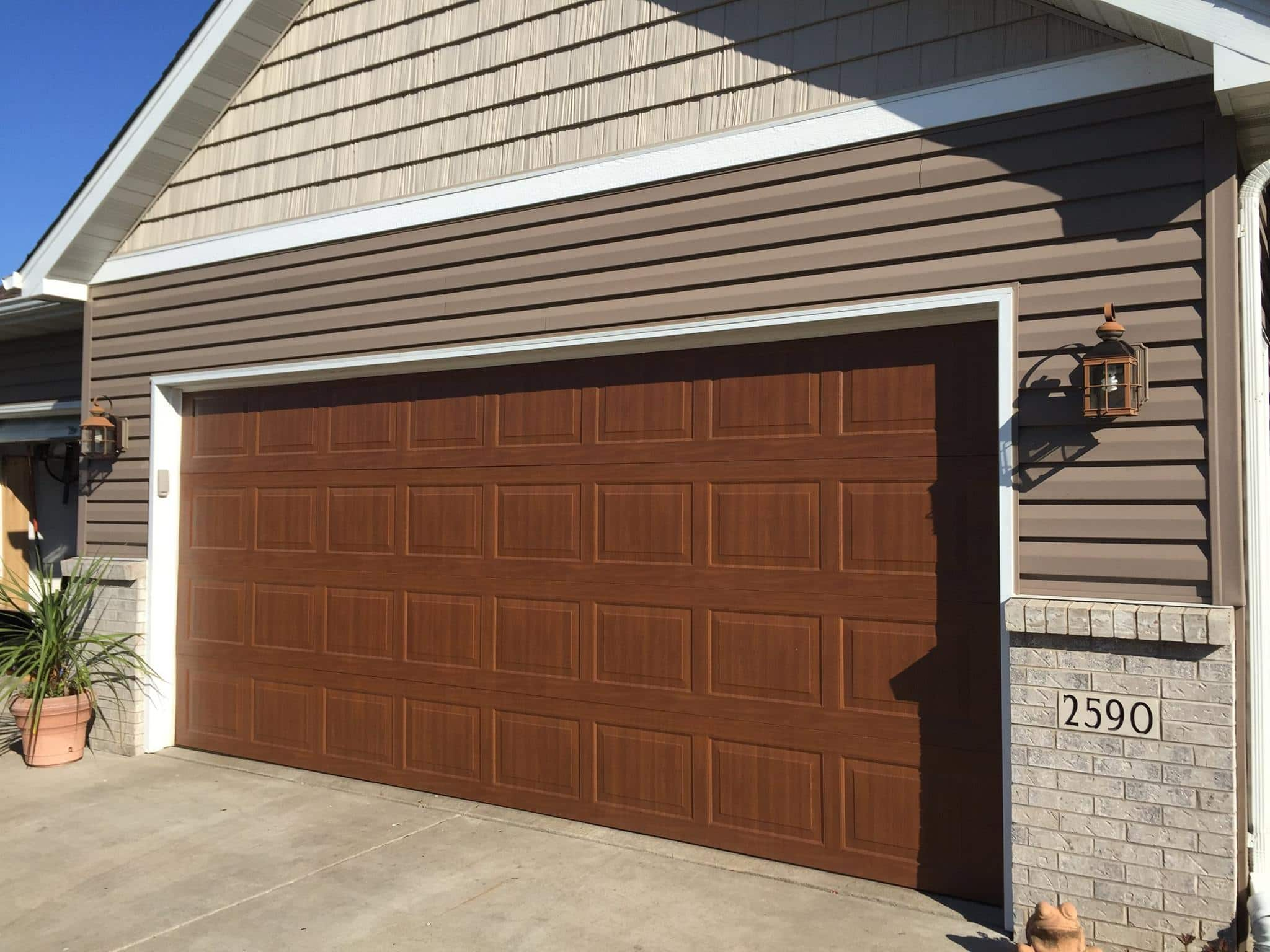 Overhead Doors For Business Garage Doors For Home Overhead Door in measurements 2048 X 1536