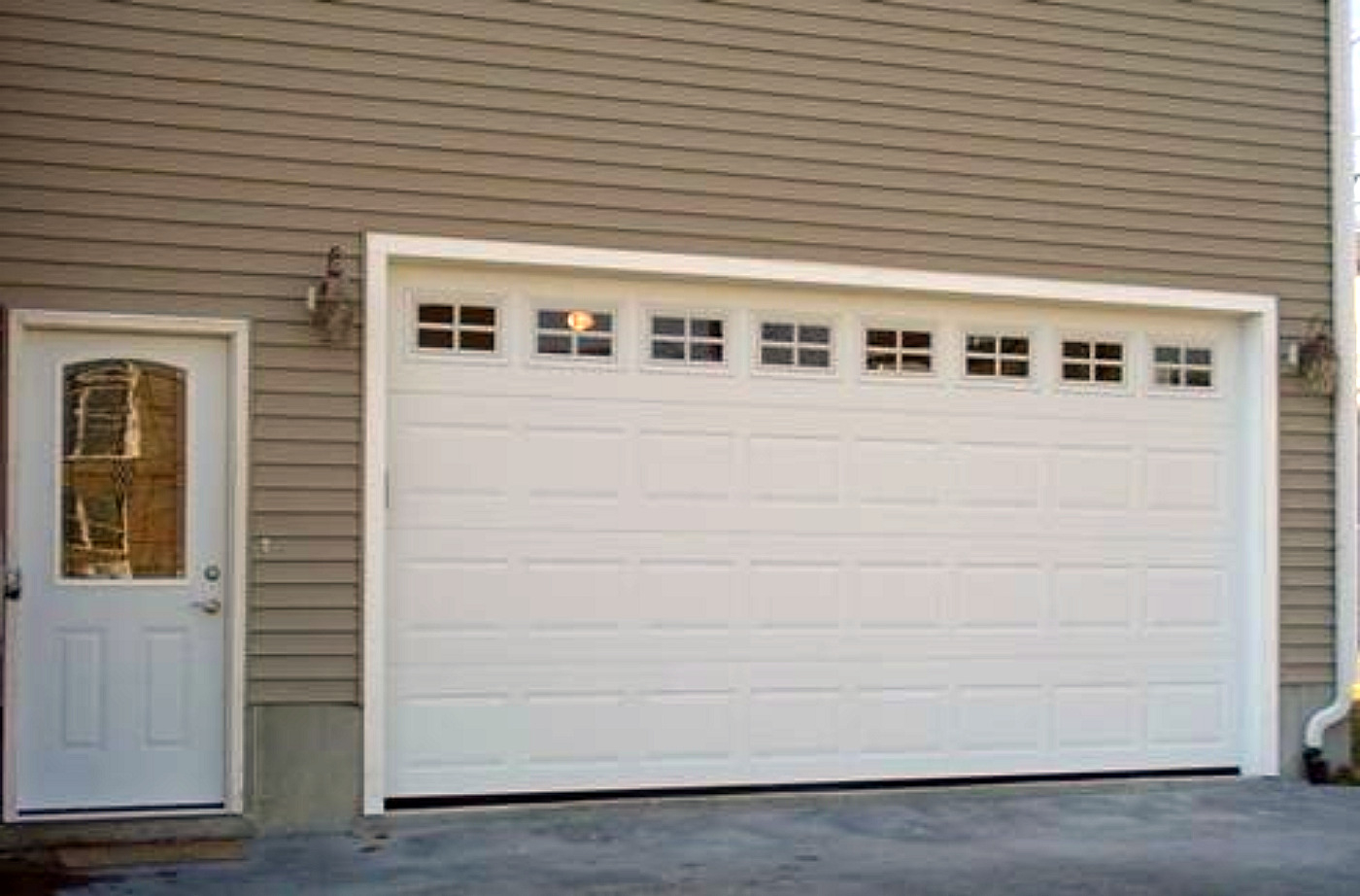 Raleigh Garage Doors Garage Door Repair Raleigh Nc 919 246 4277 in size 1400 X 922
